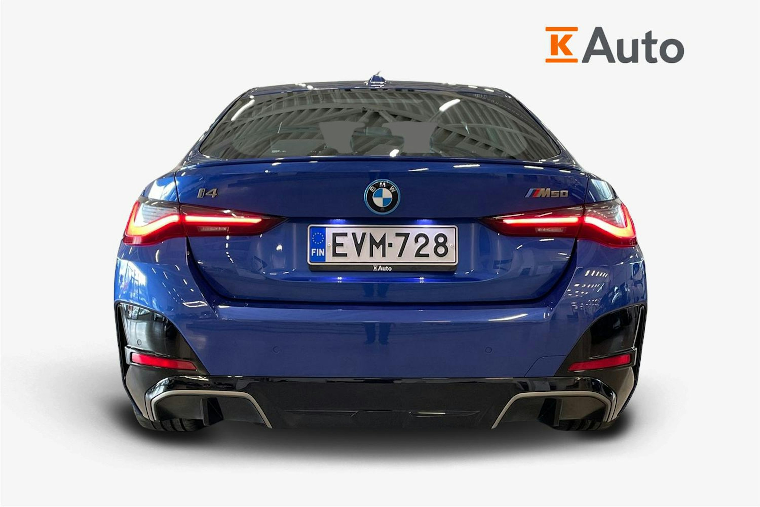 sininen BMW i4 M50 2023 kuva 3.