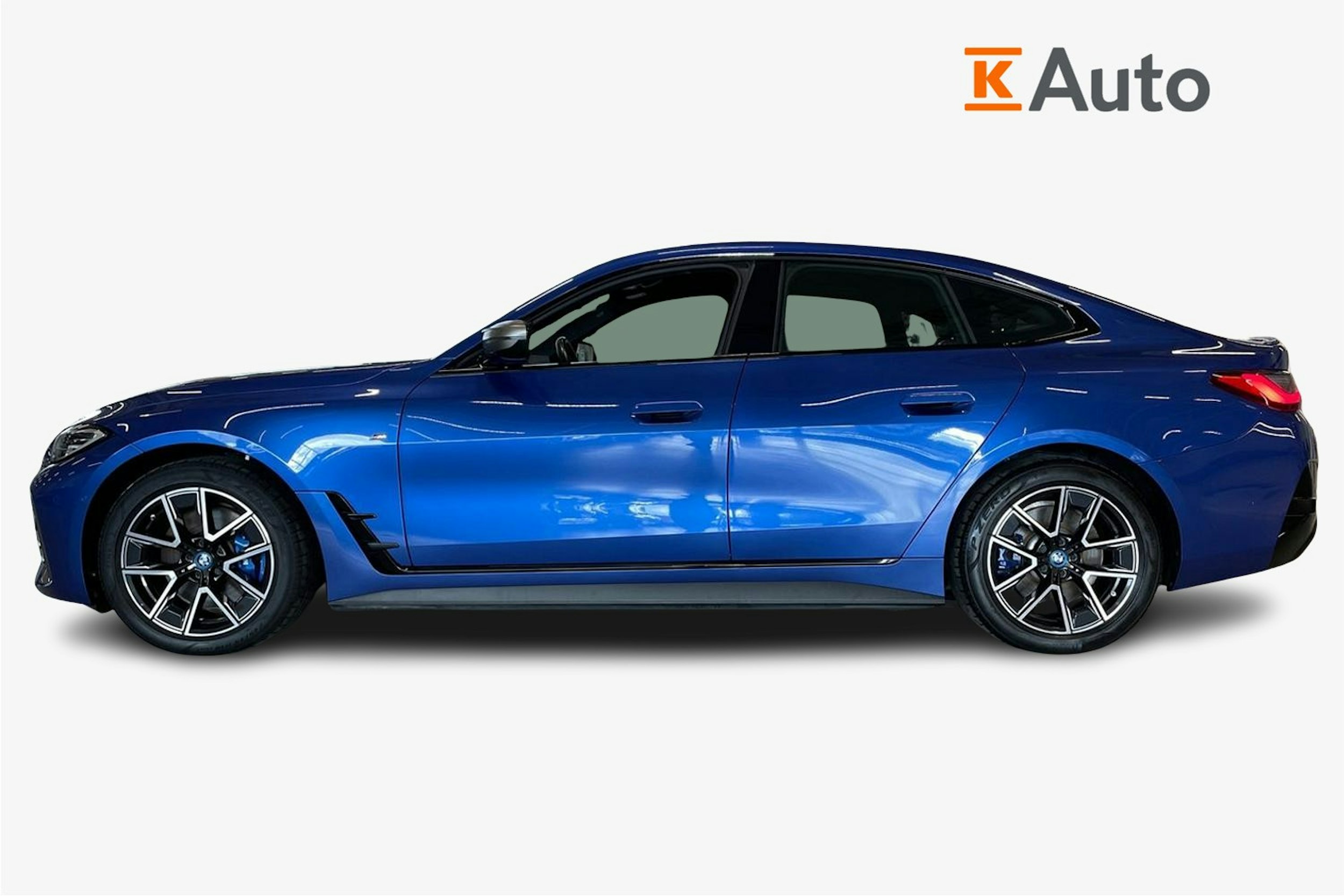 sininen BMW i4 M50 2023 kuva 6.