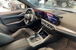 sininen BMW i4 M50 2023 kuva 15.