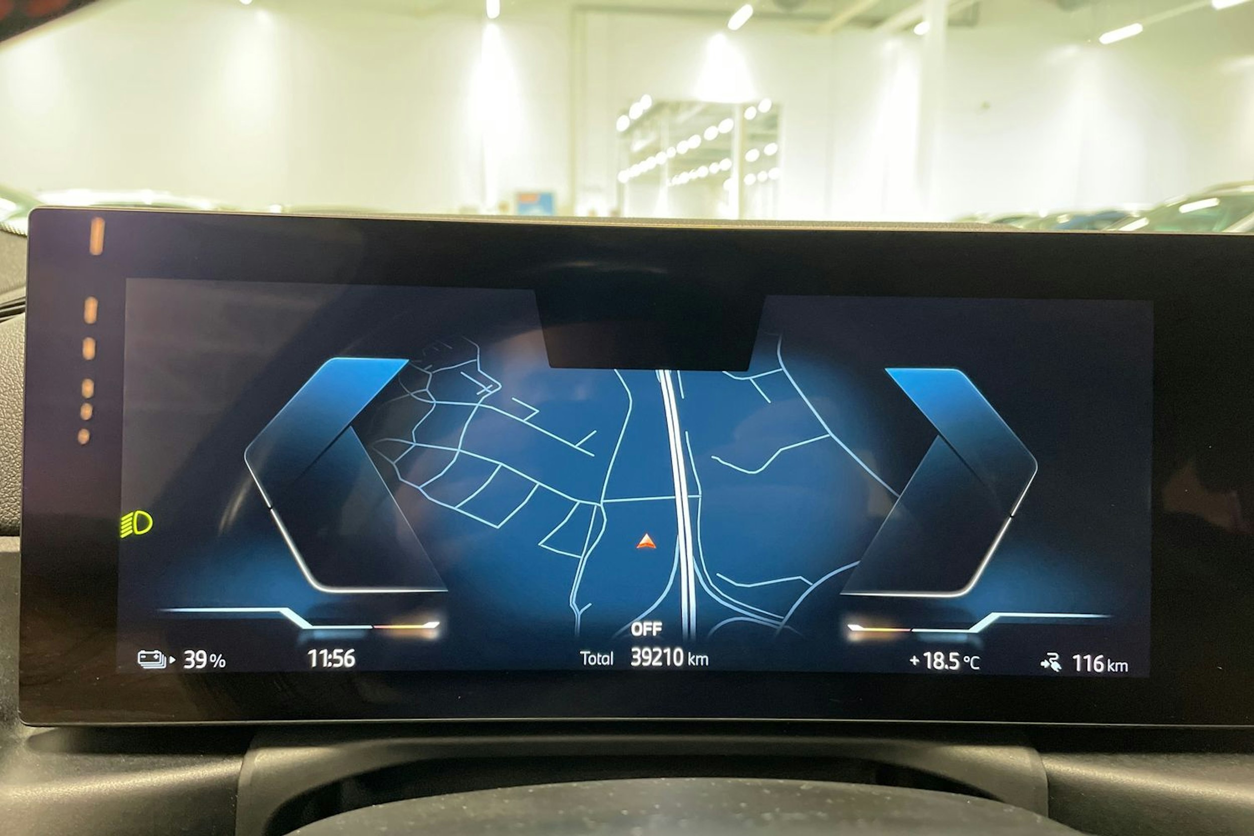 sininen BMW i4 M50 2023 kuva 20.