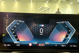 sininen BMW i4 M50 2023 kuva 22.