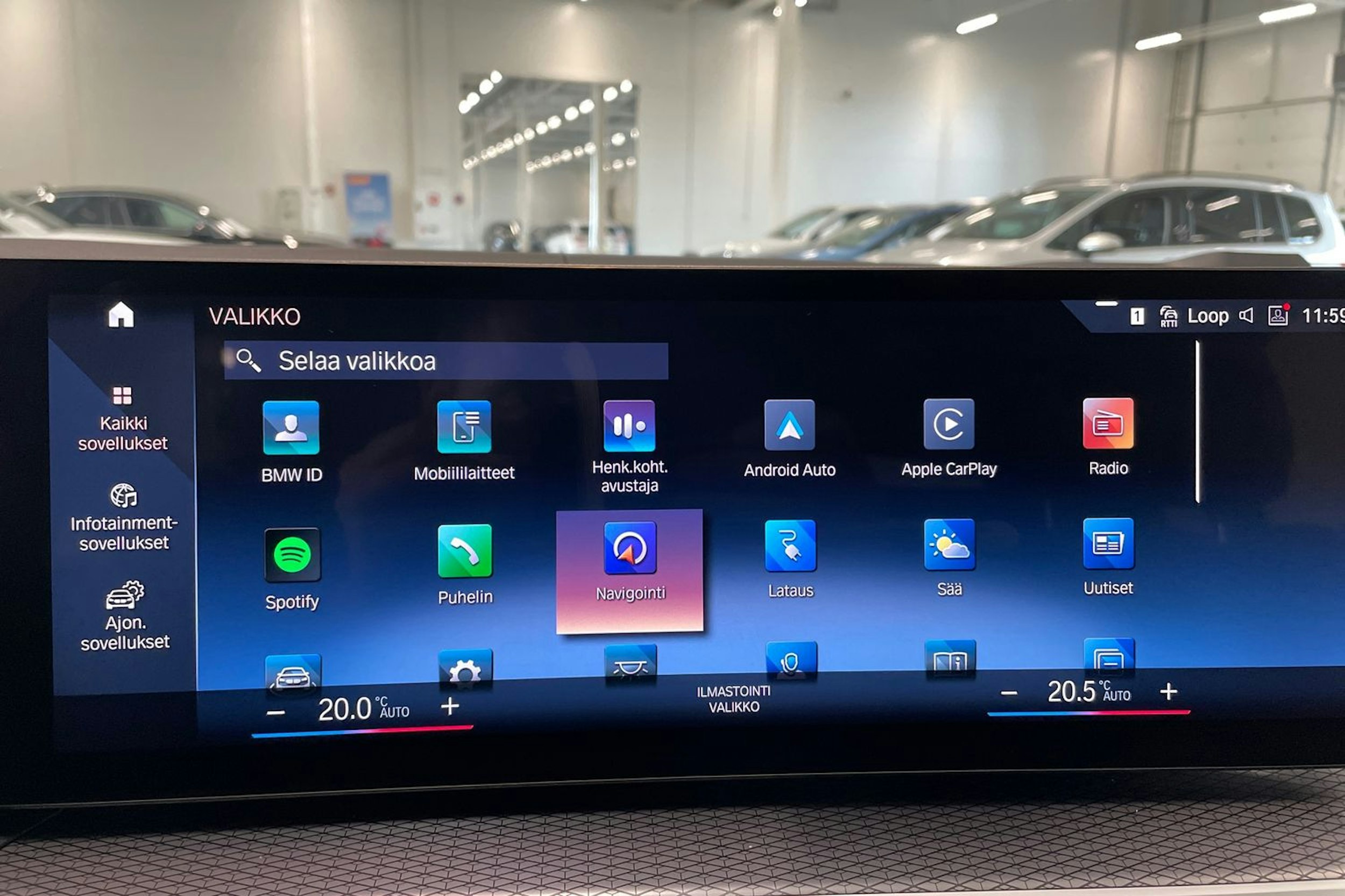 sininen BMW i4 M50 2023 kuva 28.