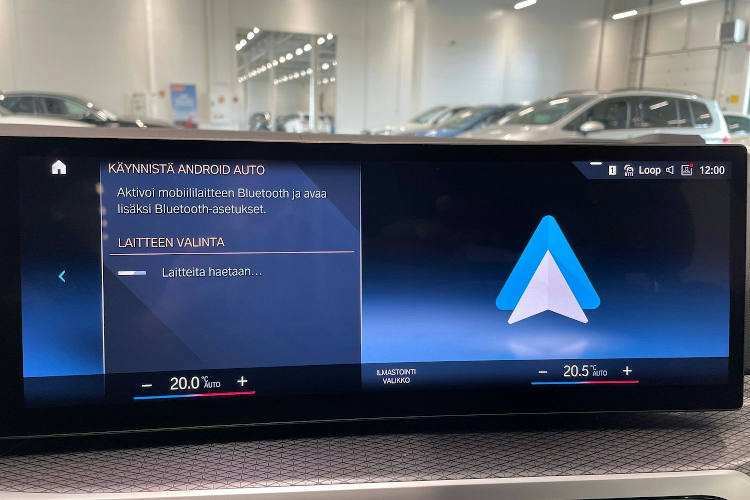 sininen BMW i4 M50 2023 kuva 30.