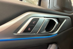 sininen BMW i4 M50 2023 kuva 39.