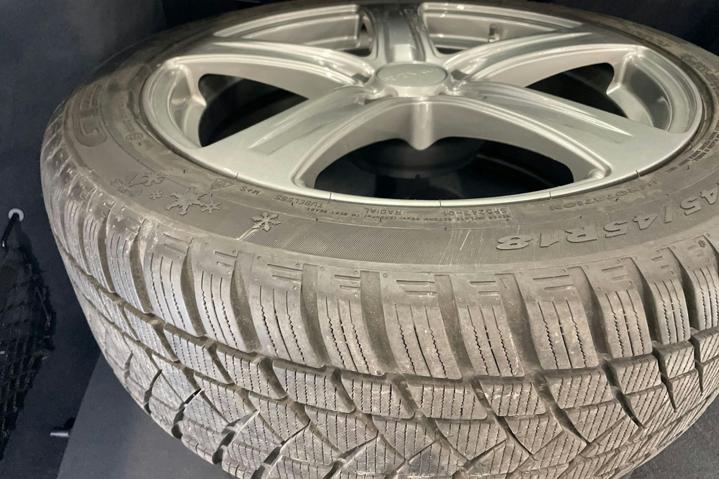sininen BMW i4 M50 2023 kuva 42.