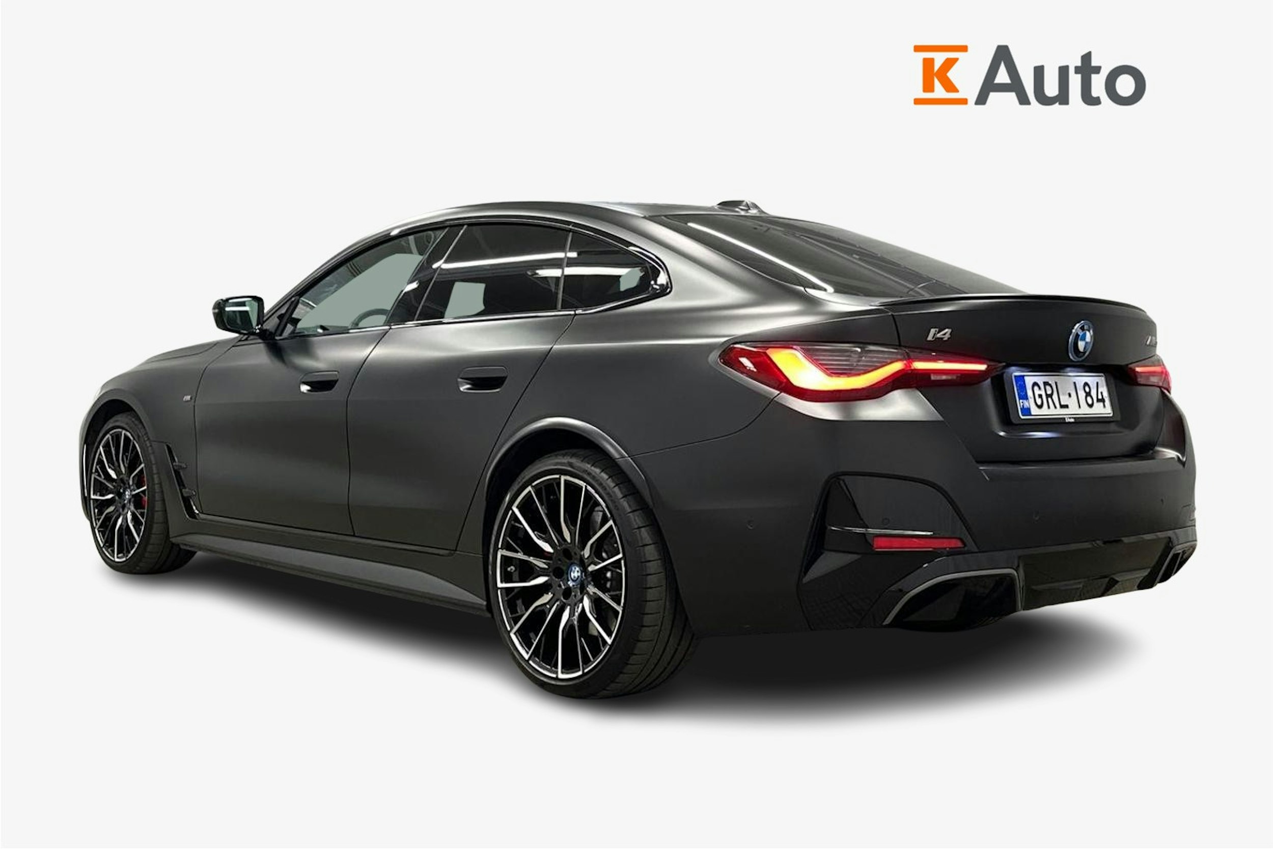 musta BMW i4 M50 2023 kuva 2.
