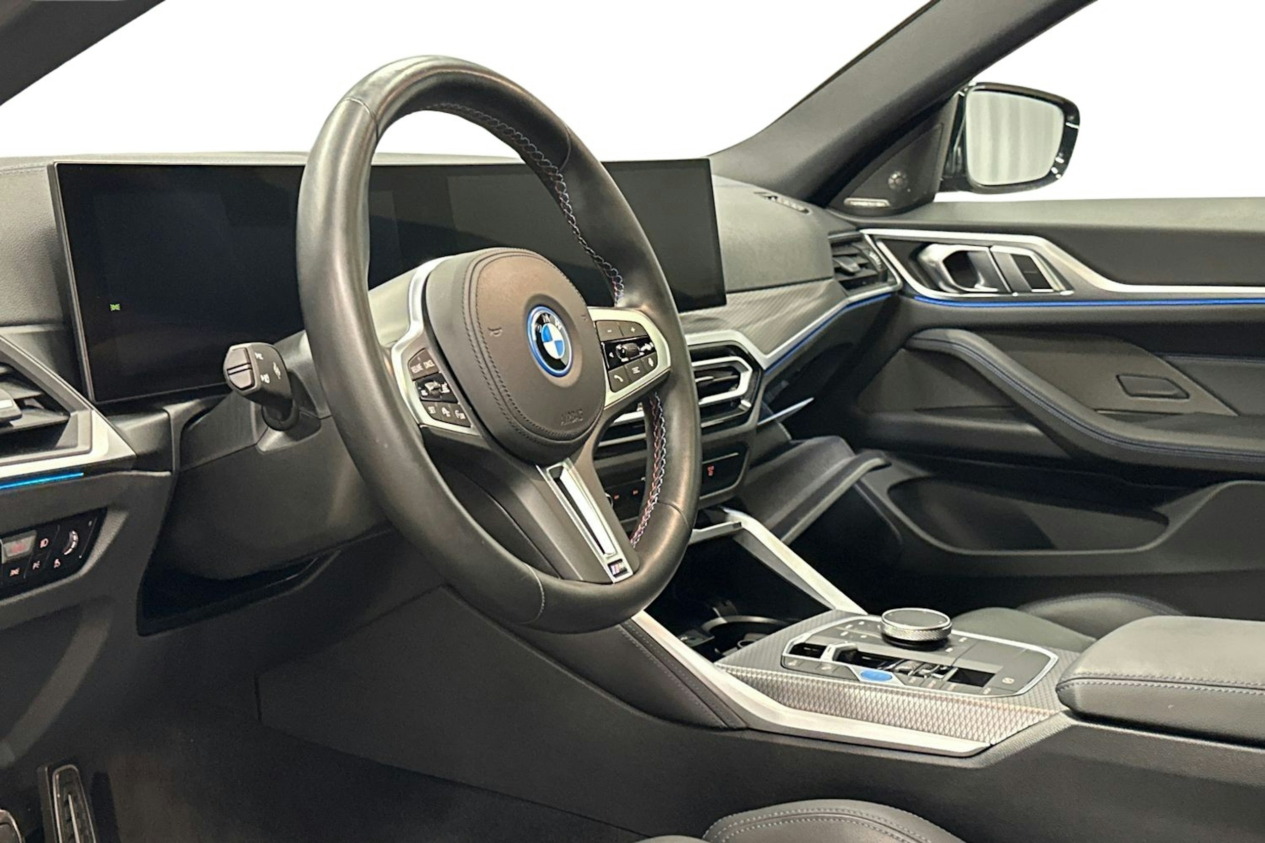 musta BMW i4 M50 2023 kuva 6.