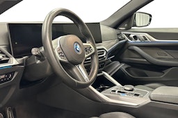 musta BMW i4 M50 2023 kuva 6.