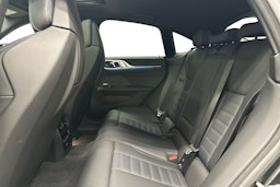 musta BMW i4 M50 2023 kuva 8.