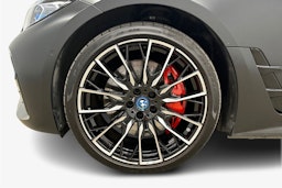 musta BMW i4 M50 2023 kuva 9.