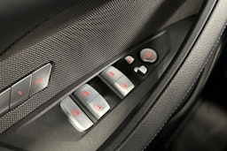musta BMW i4 M50 2023 kuva 20.