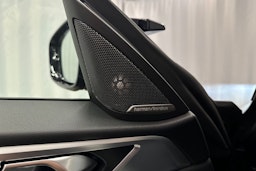 musta BMW i4 M50 2023 kuva 21.