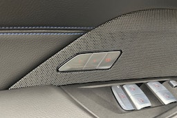 musta BMW i4 M50 2023 kuva 25.