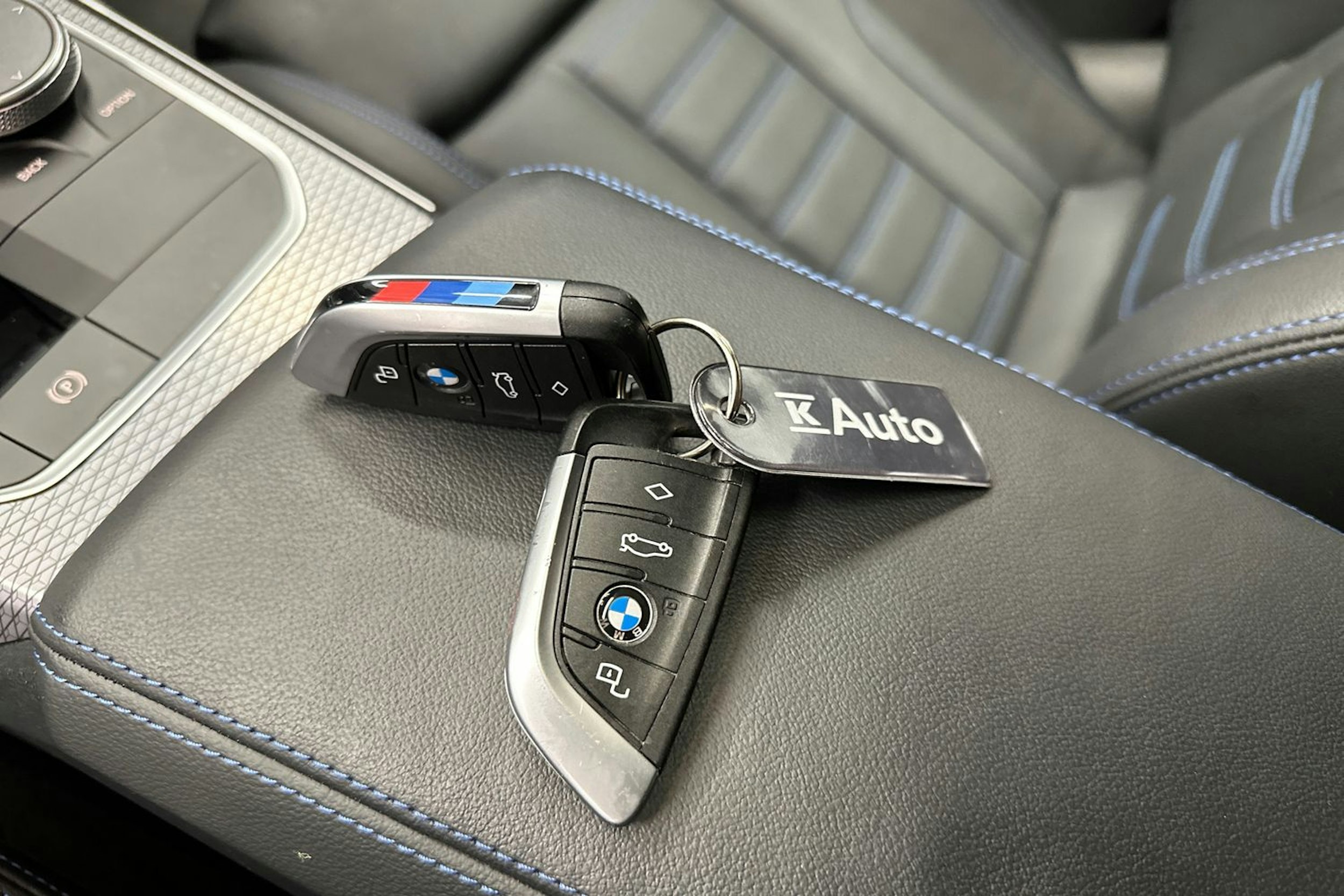musta BMW i4 M50 2023 kuva 30.