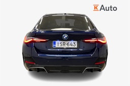 sininen BMW i4 M50 2023 kuva 3.