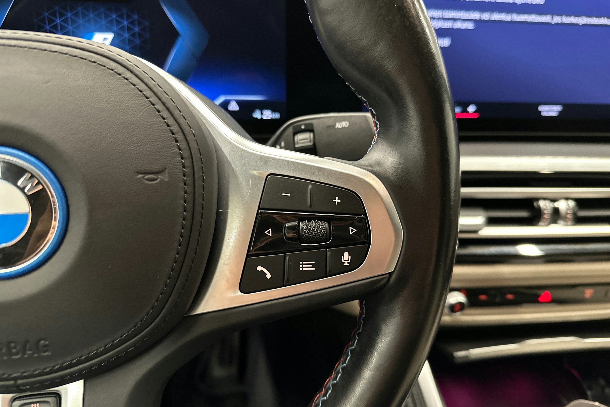 sininen BMW i4 M50 2023 kuva 15.