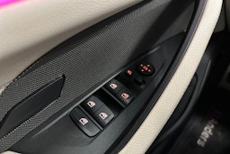 sininen BMW i4 M50 2023 kuva 19.