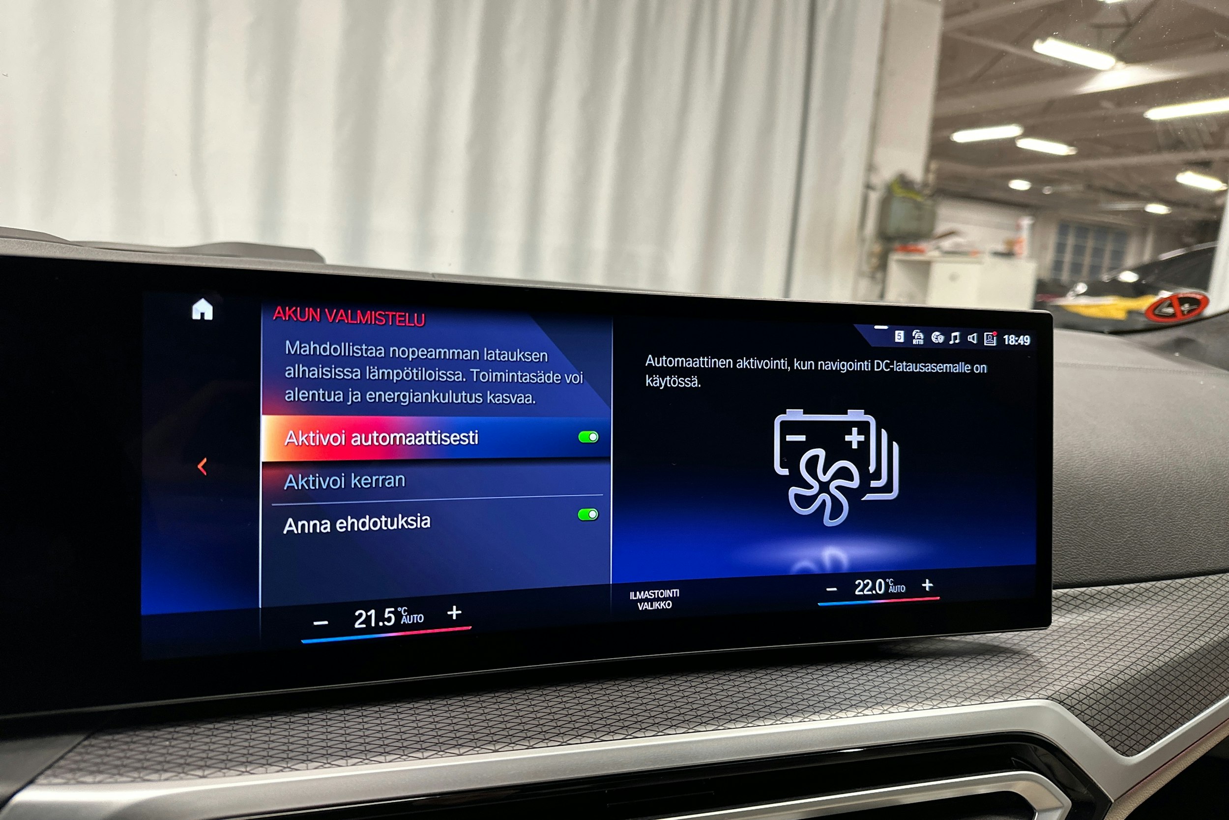 sininen BMW i4 M50 2023 kuva 24.