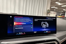sininen BMW i4 M50 2023 kuva 24.