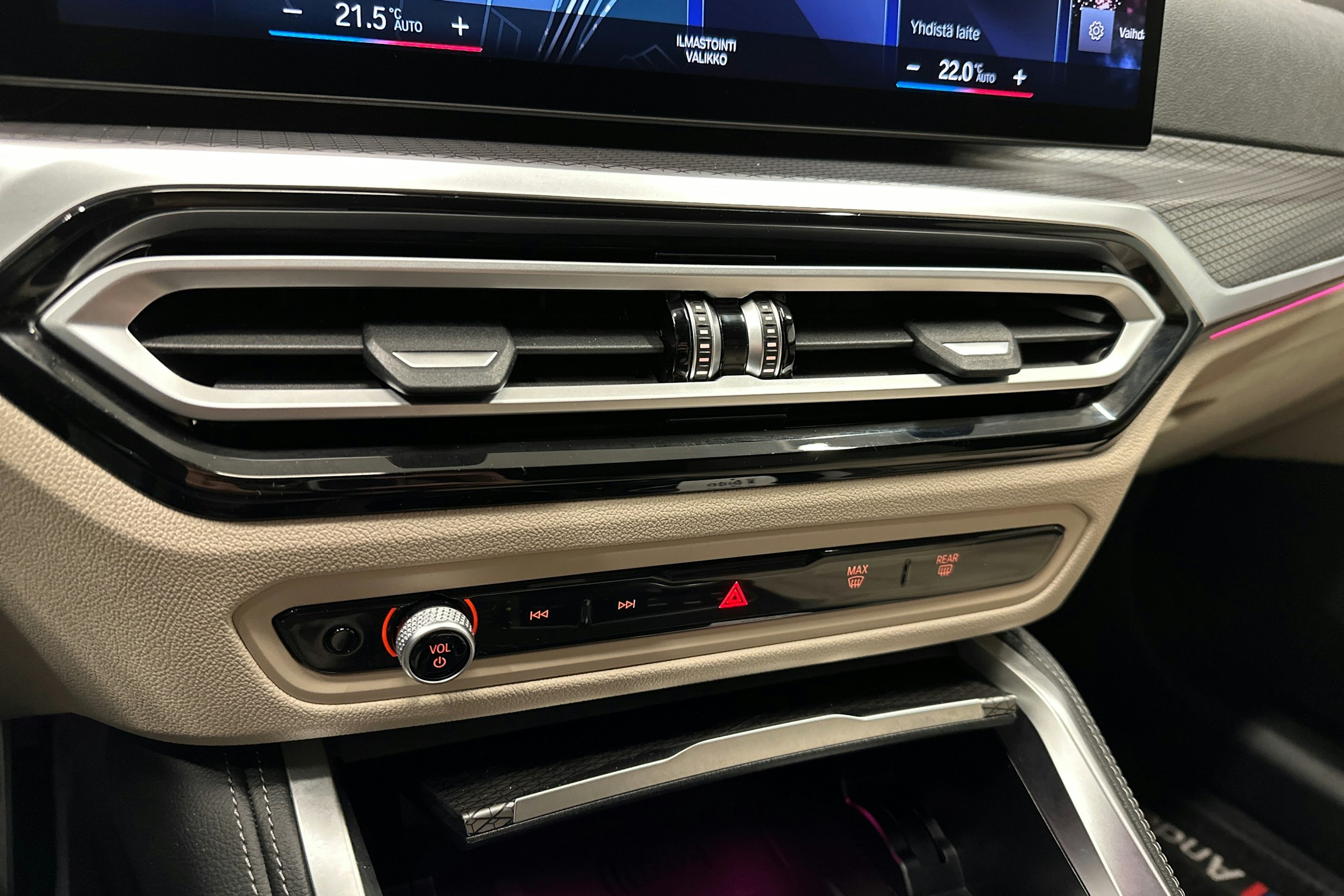sininen BMW i4 M50 2023 kuva 29.
