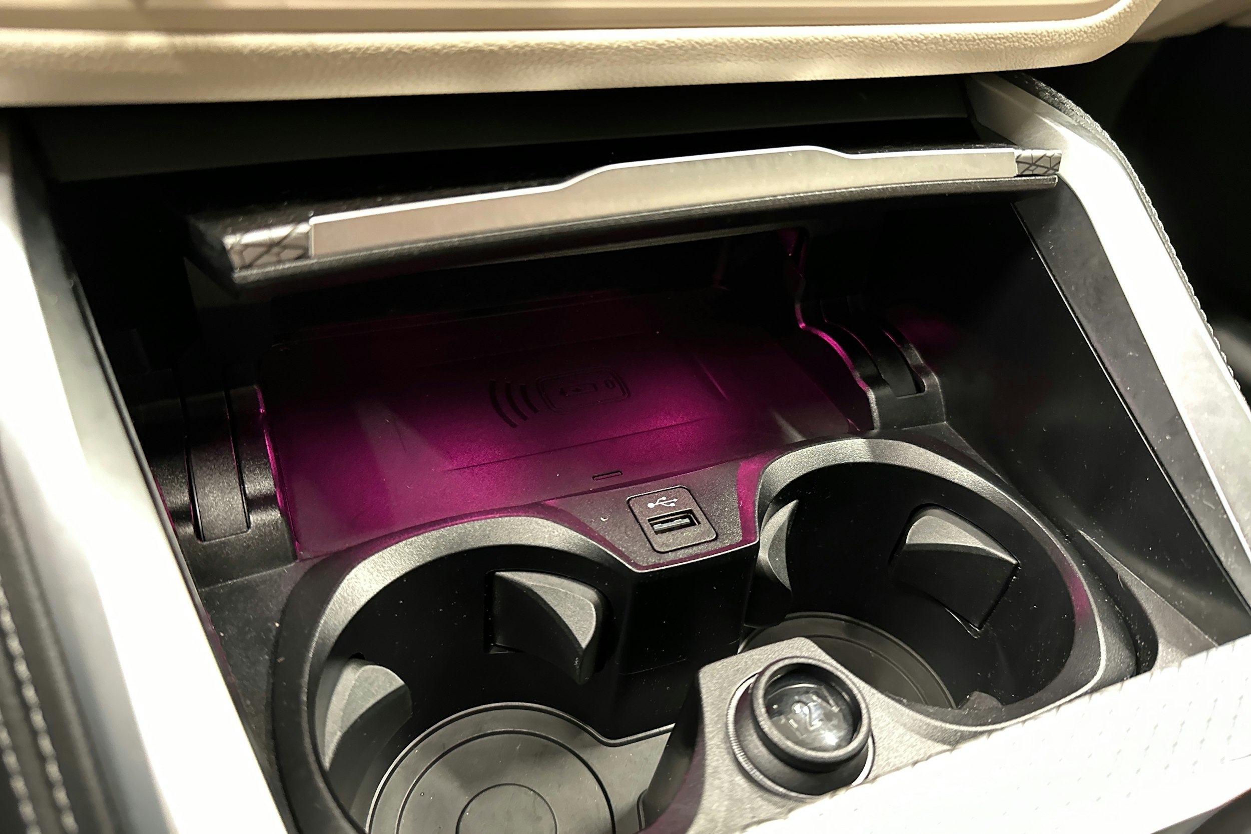 sininen BMW i4 M50 2023 kuva 30.