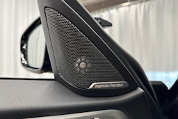 sininen BMW i4 M50 2023 kuva 32.
