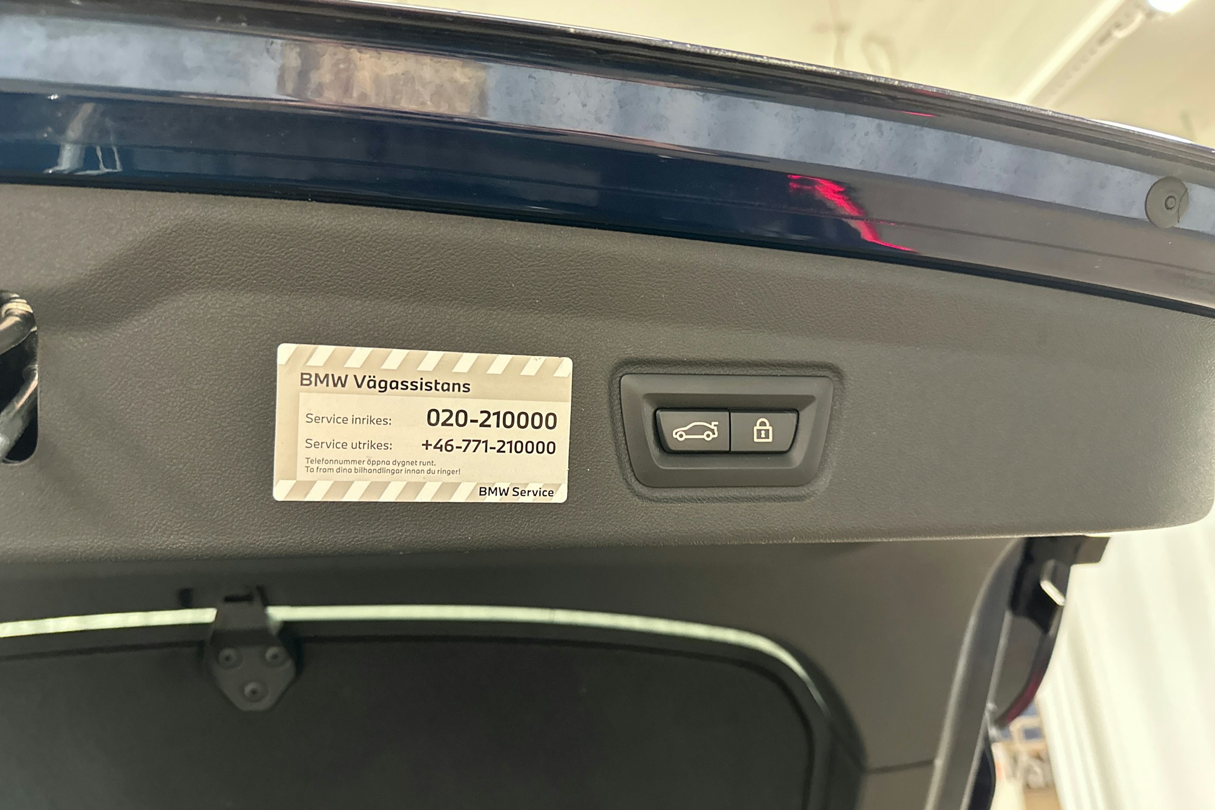 sininen BMW i4 M50 2023 kuva 35.