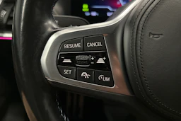 punainen BMW i4 M50 2024 kuva 12.