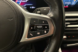 punainen BMW i4 M50 2024 kuva 13.