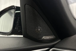 punainen BMW i4 M50 2024 kuva 25.