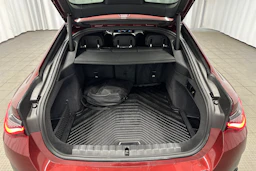 punainen BMW i4 M50 2024 kuva 28.