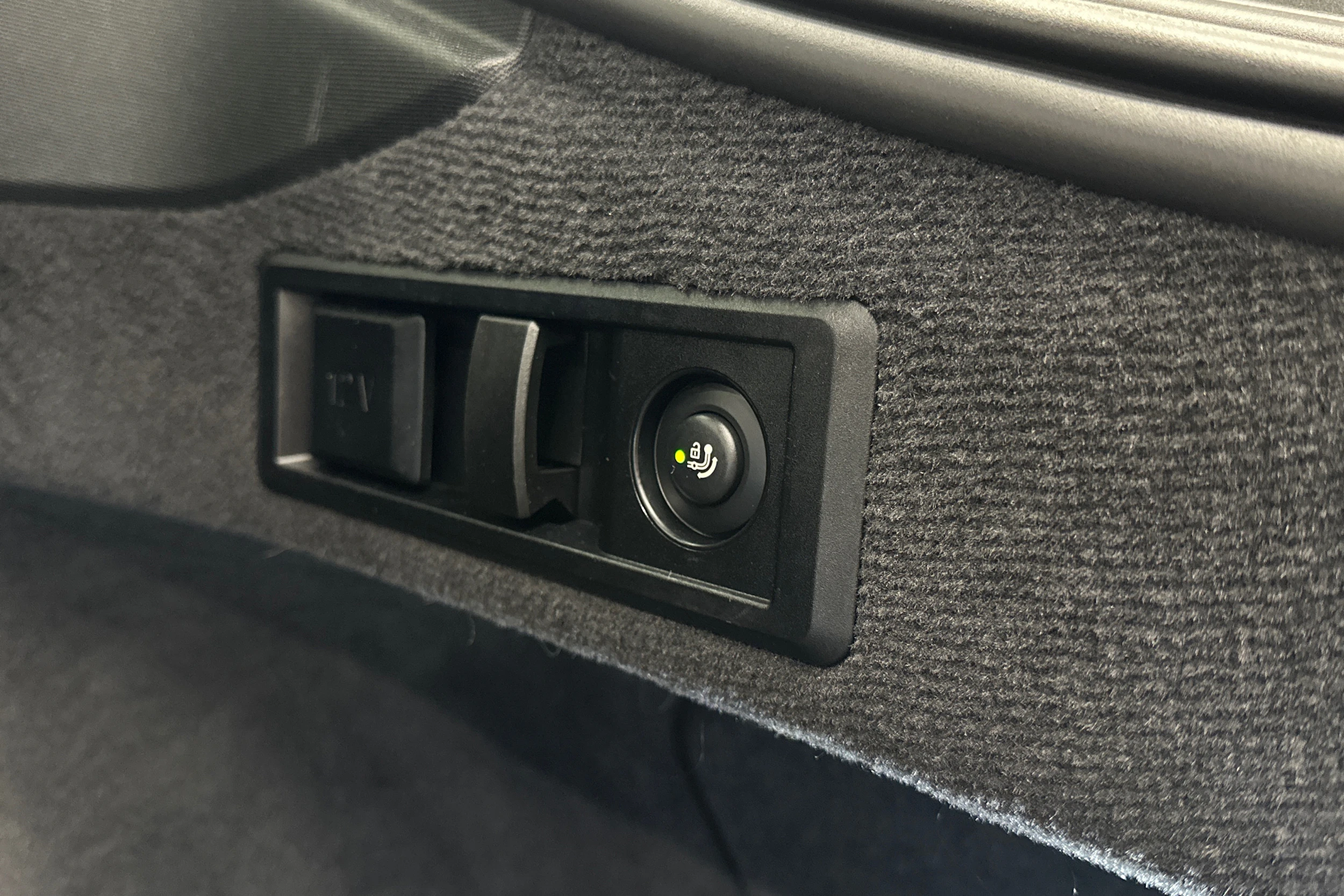 punainen BMW i4 M50 2024 kuva 29.