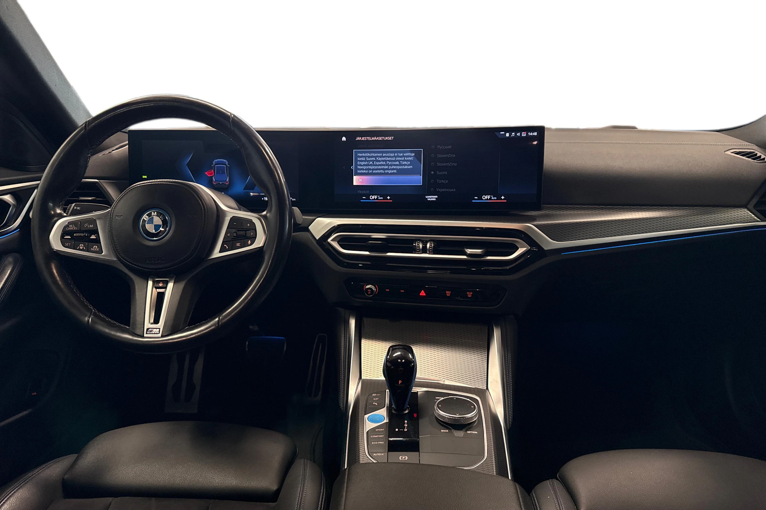 musta BMW i4 M50 2023 kuva 7.