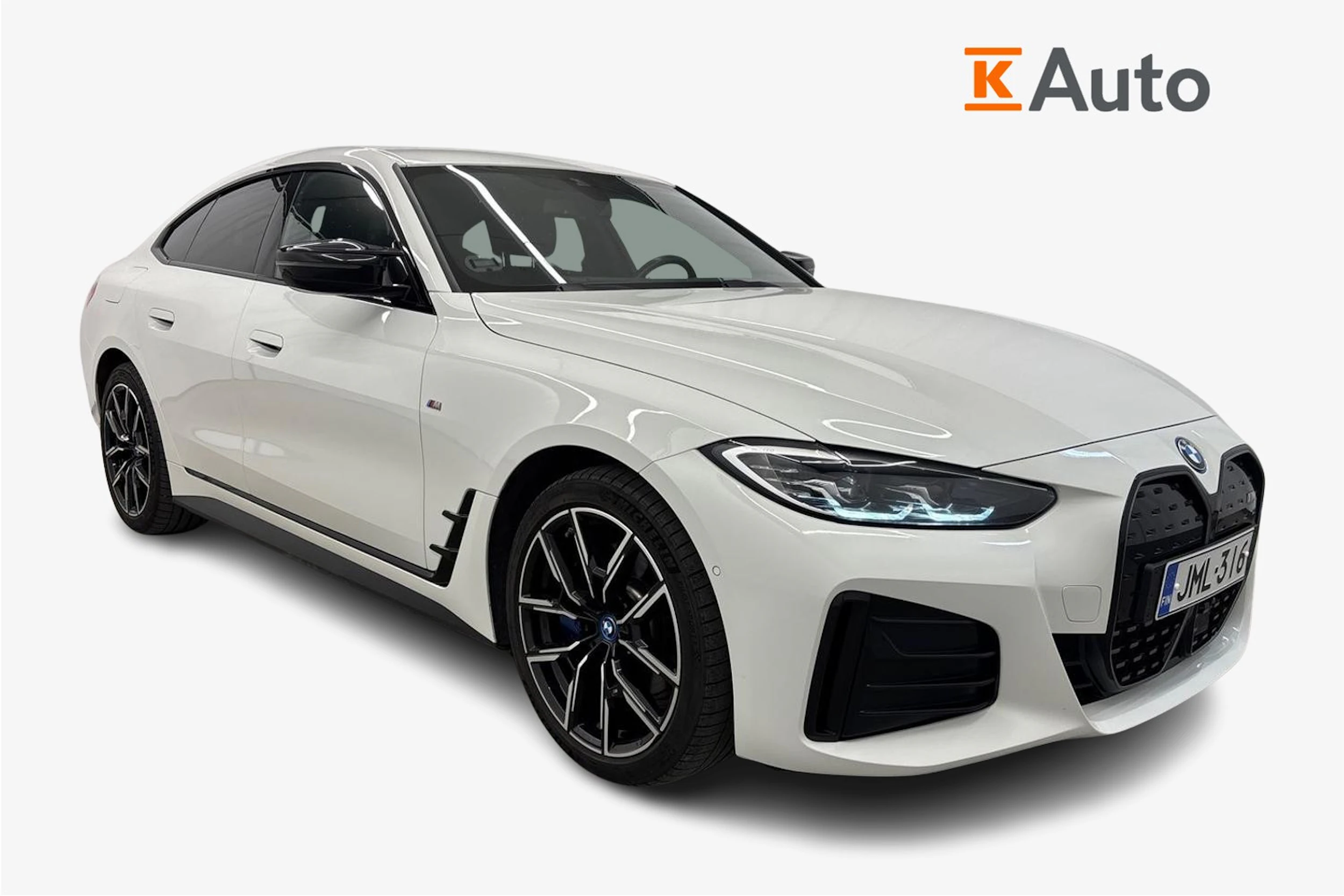 Valkoinen BMW i4 M50 2023 kuva 1.