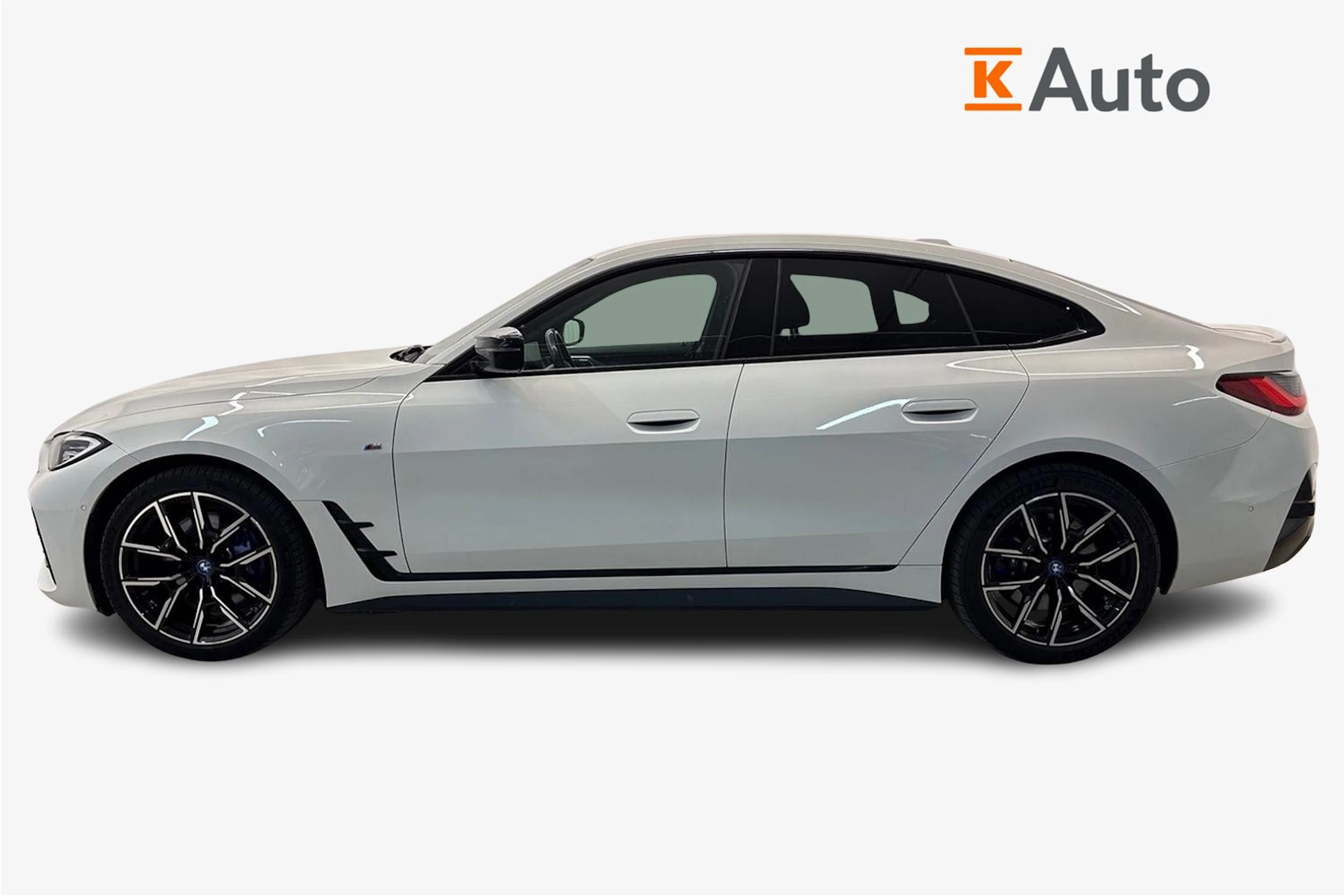 Valkoinen BMW i4 M50 2023 kuva 7.