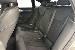 Valkoinen BMW i4 M50 2023 kuva 11.