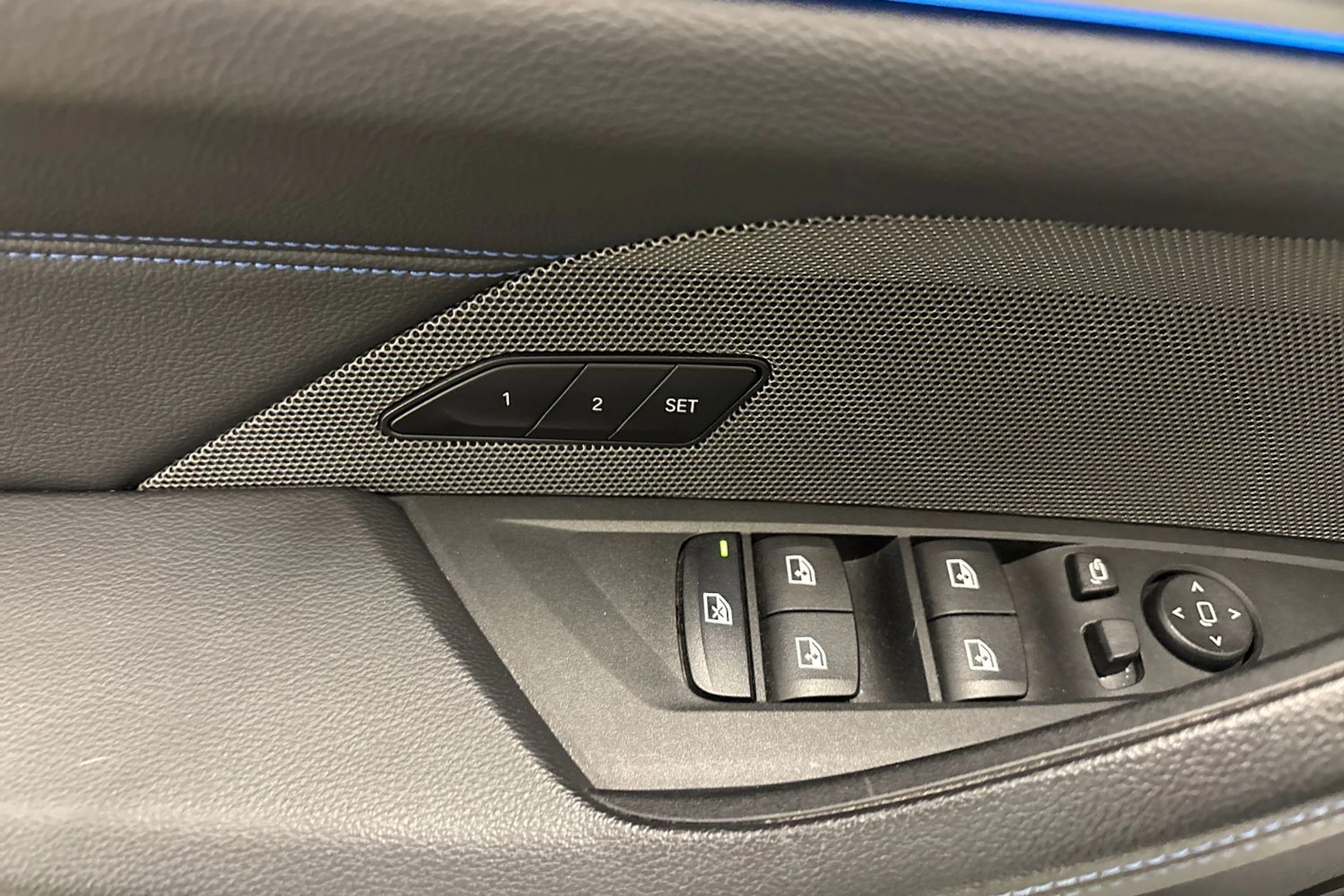 Valkoinen BMW i4 M50 2023 kuva 18.