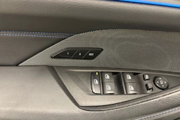 Valkoinen BMW i4 M50 2023 kuva 18.