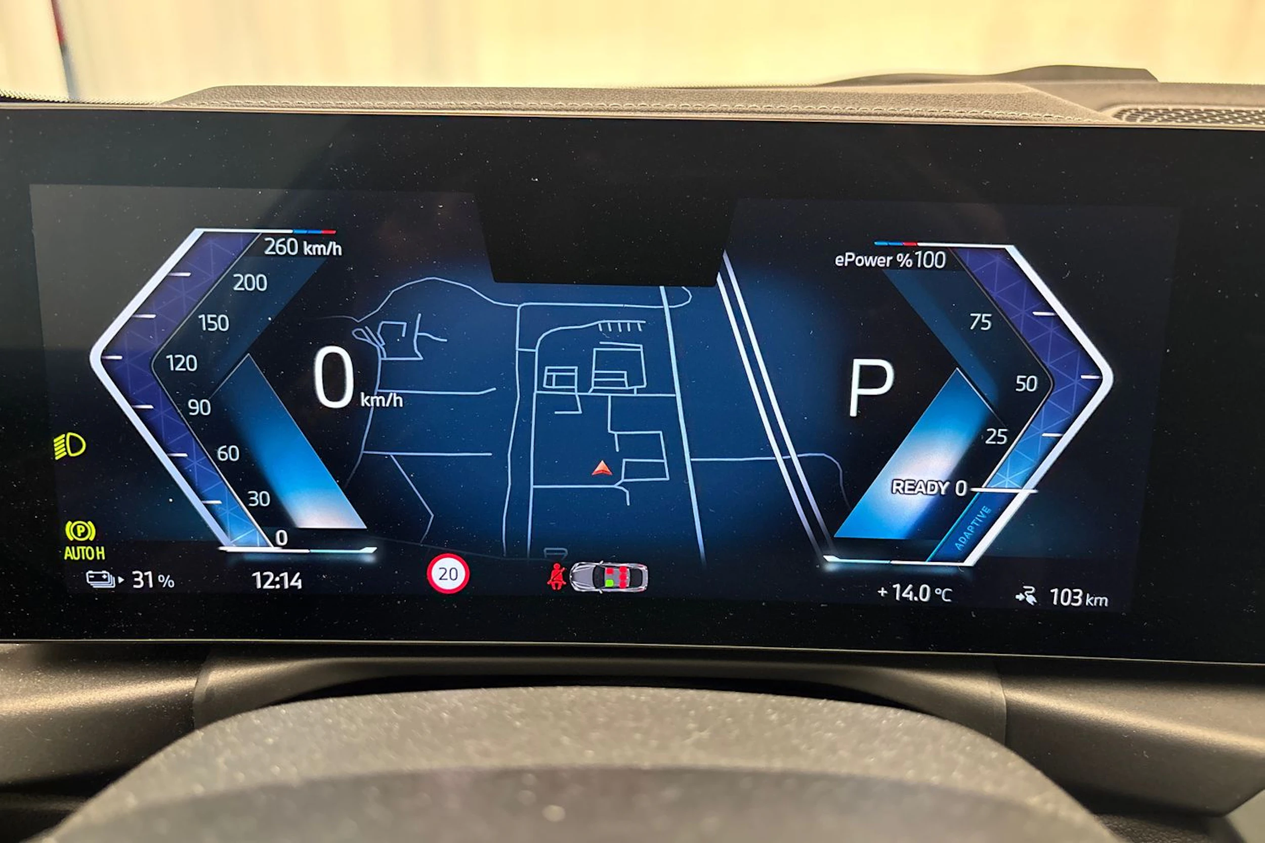 Valkoinen BMW i4 M50 2023 kuva 19.