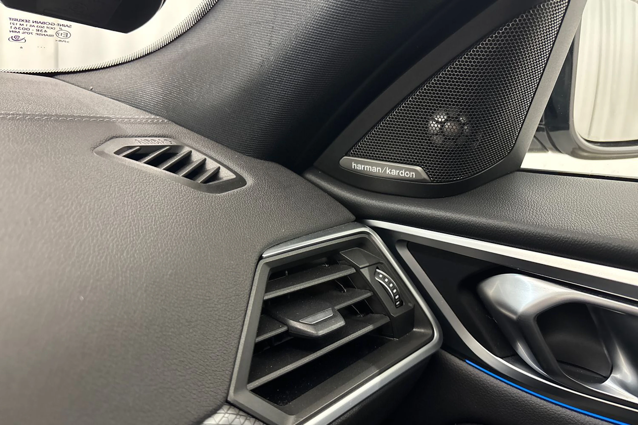 Valkoinen BMW i4 M50 2023 kuva 22.
