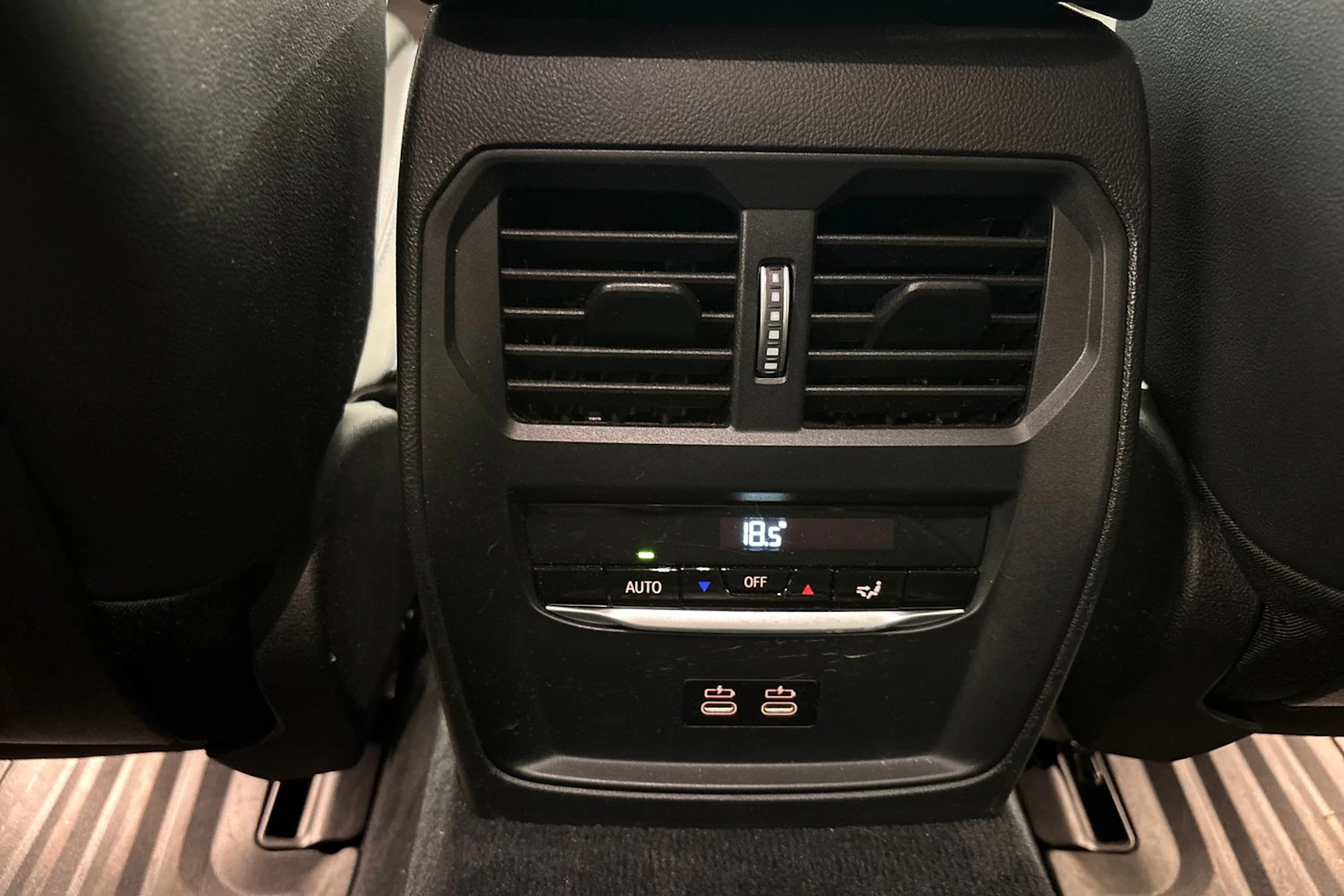 Valkoinen BMW i4 M50 2023 kuva 26.