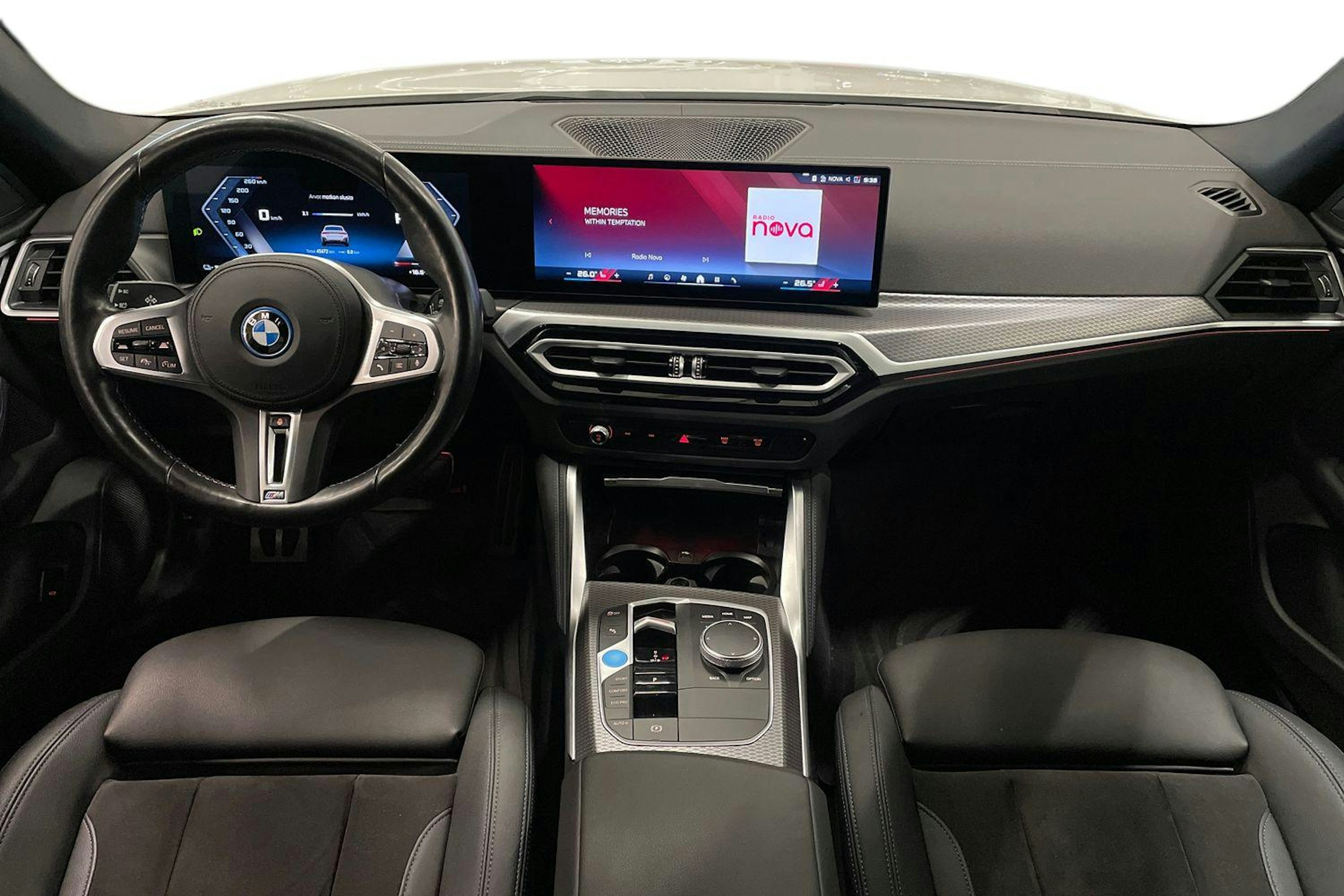 valkoinen BMW i4 M50 2024 kuva 9.