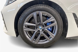 valkoinen BMW i4 M50 2024 kuva 11.