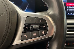 valkoinen BMW i4 M50 2024 kuva 17.