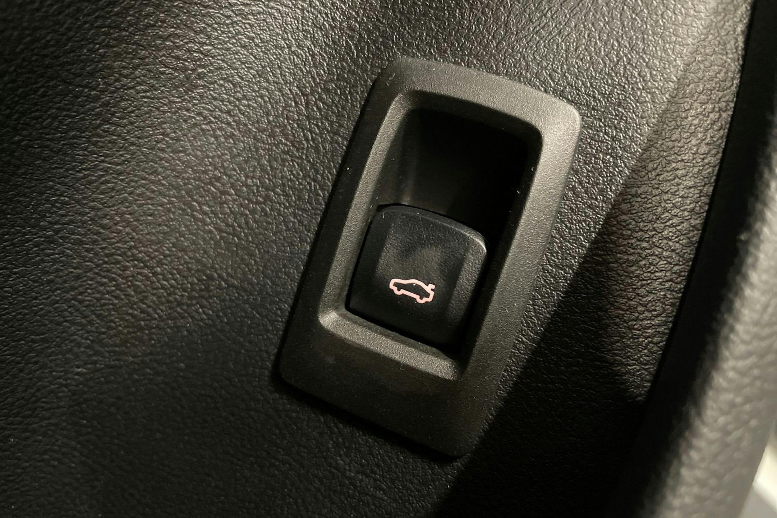 valkoinen BMW i4 M50 2024 kuva 21.