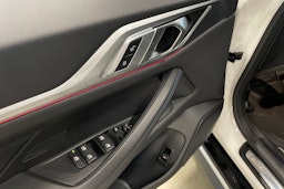 valkoinen BMW i4 M50 2024 kuva 22.