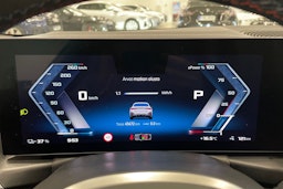 valkoinen BMW i4 M50 2024 kuva 25.