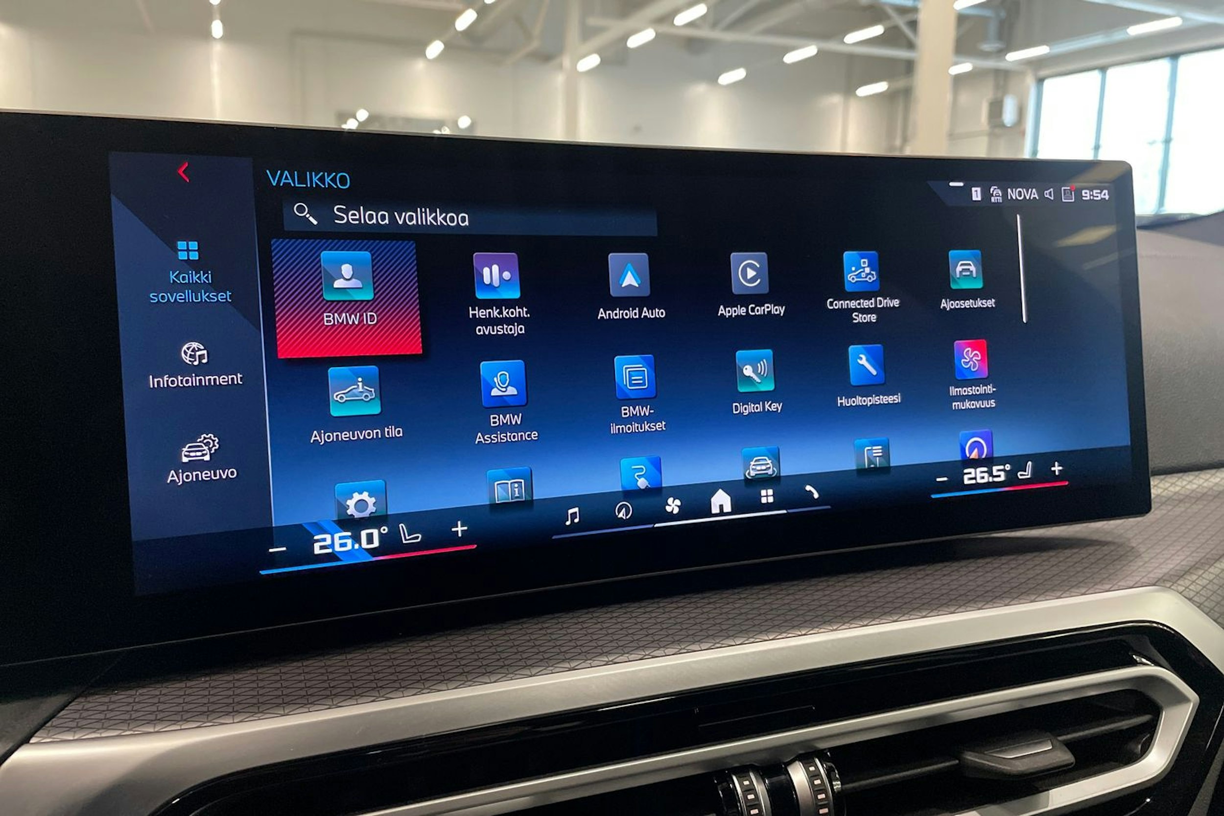 valkoinen BMW i4 M50 2024 kuva 26.