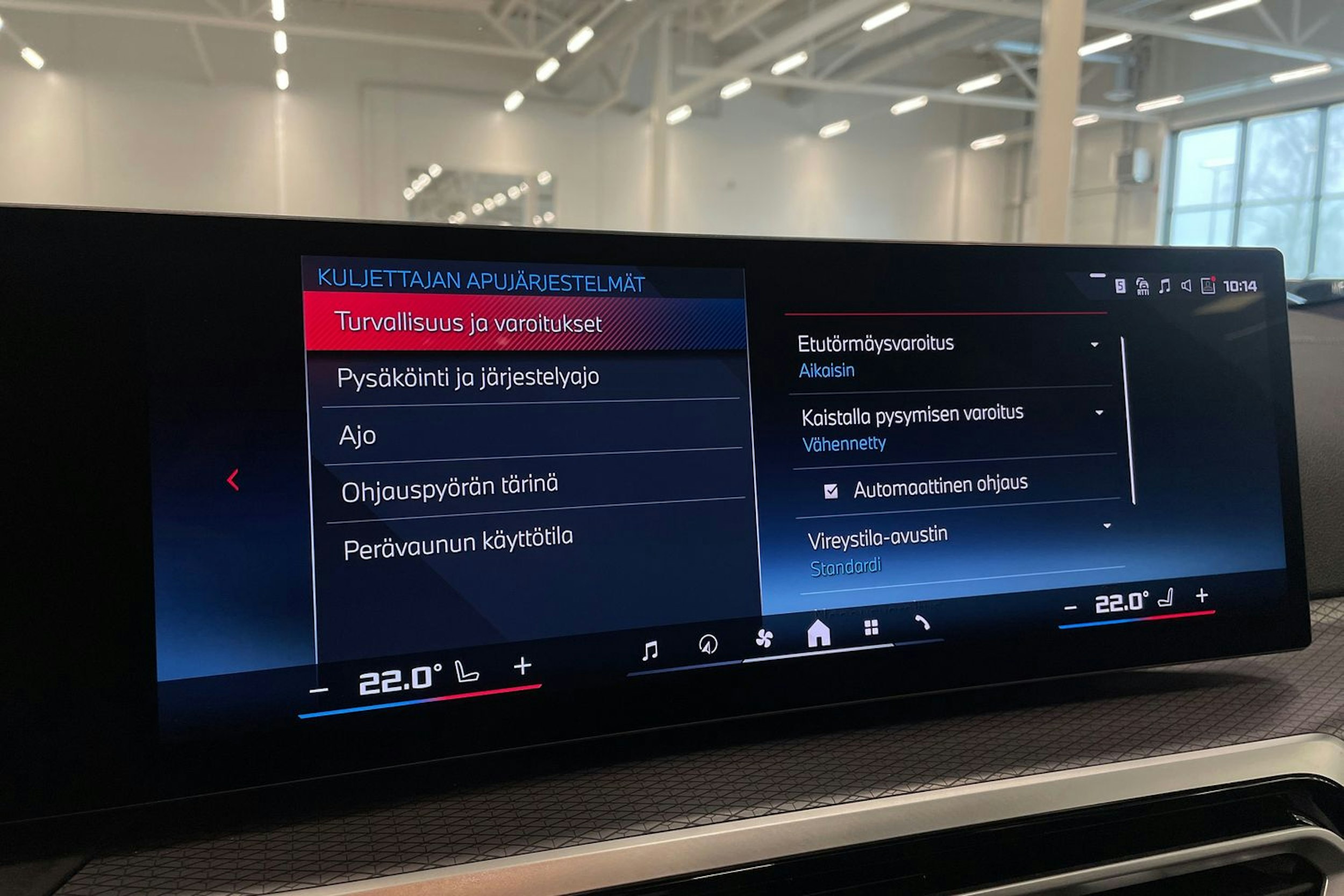 valkoinen BMW i4 M50 2024 kuva 33.