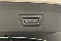 valkoinen BMW i4 M50 2024 kuva 38.